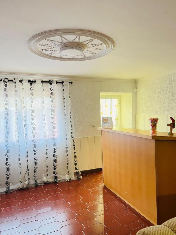 Hostel Golden Star Gião Esterno foto